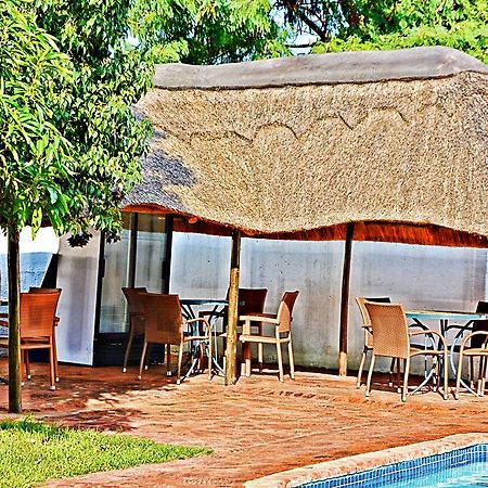 Bed and Breakfast Cosy Palms Gaborone Exterior foto