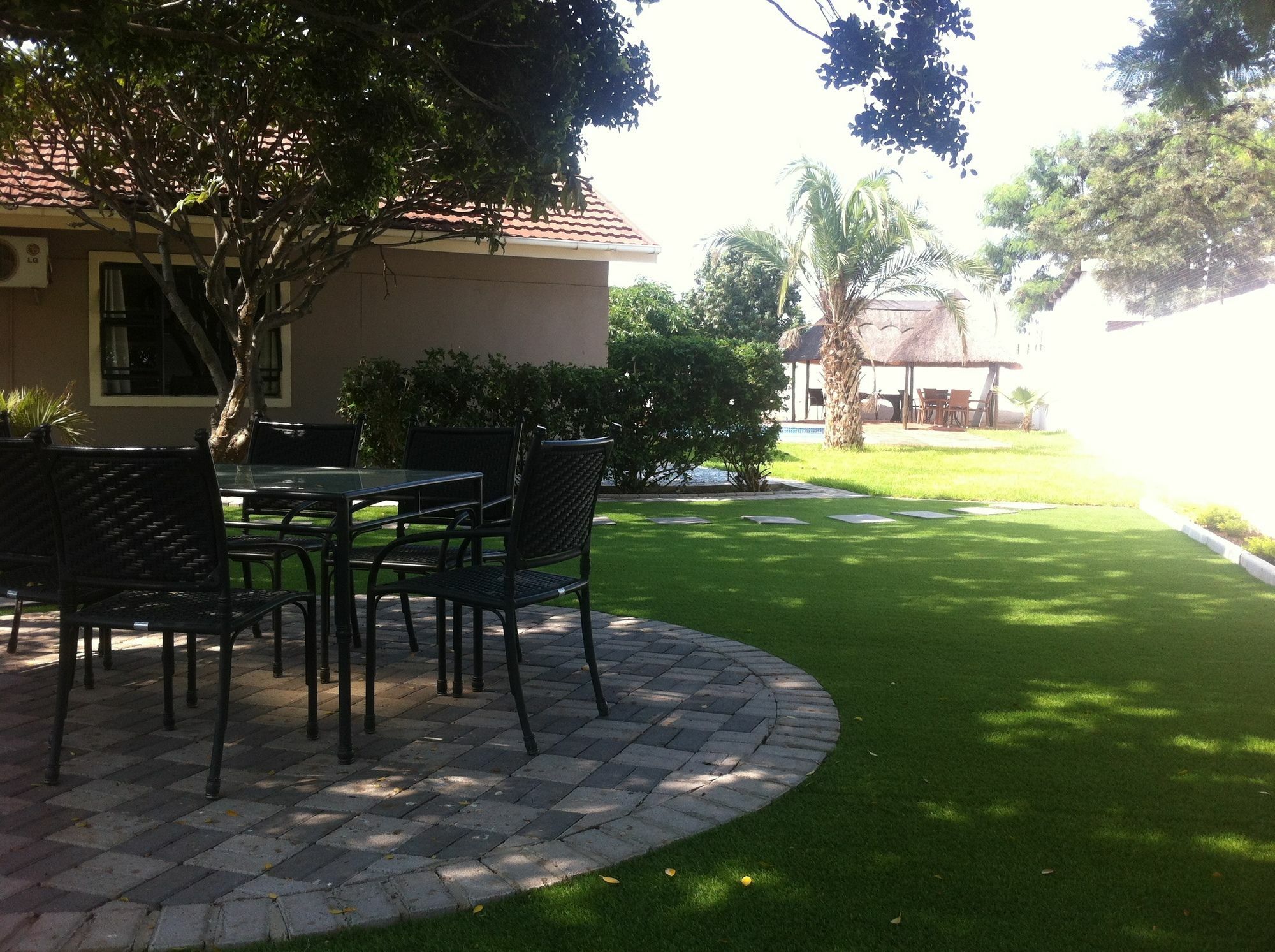 Bed and Breakfast Cosy Palms Gaborone Exterior foto